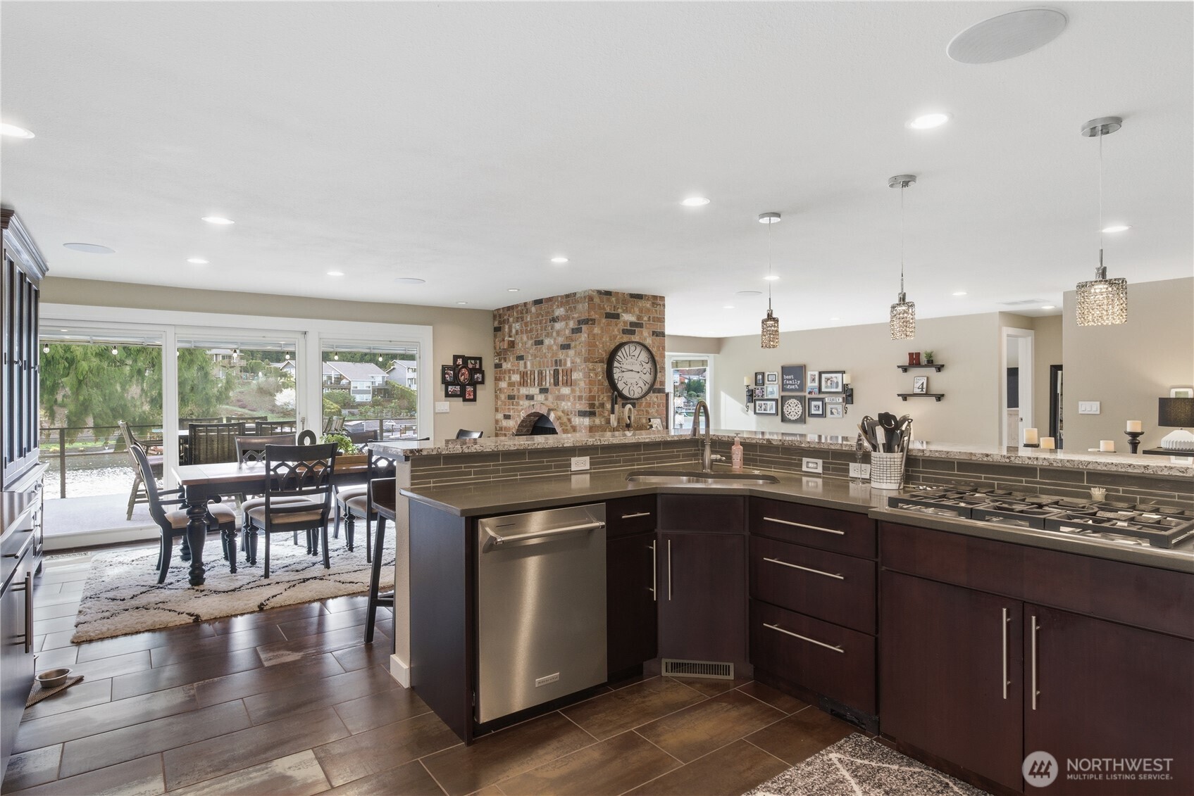 4918 Jenks Point Way E, Lake Tapps, WA 98391