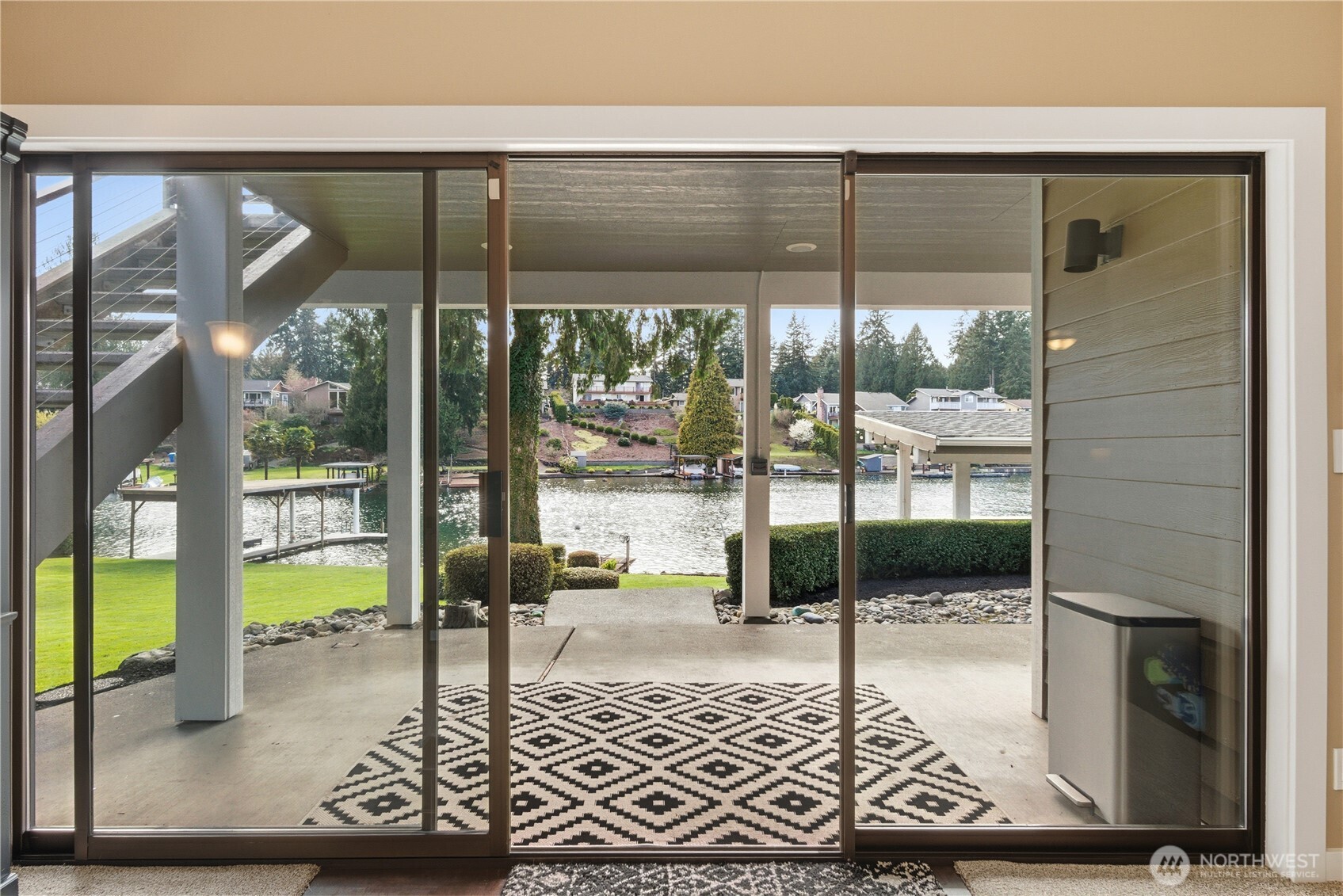 4918 Jenks Point Way E, Lake Tapps, WA 98391