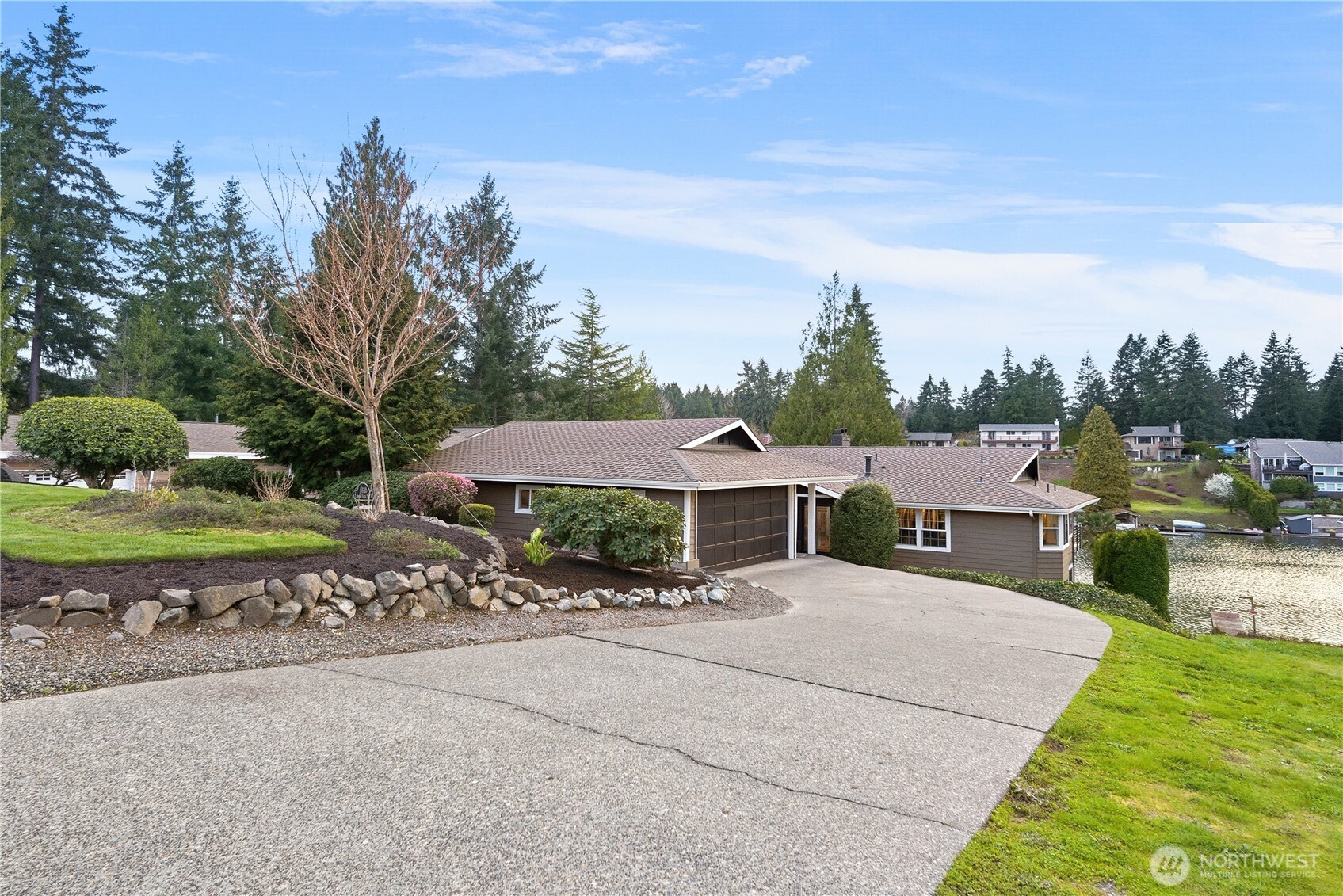 4918 Jenks Point Way E, Lake Tapps, WA 98391