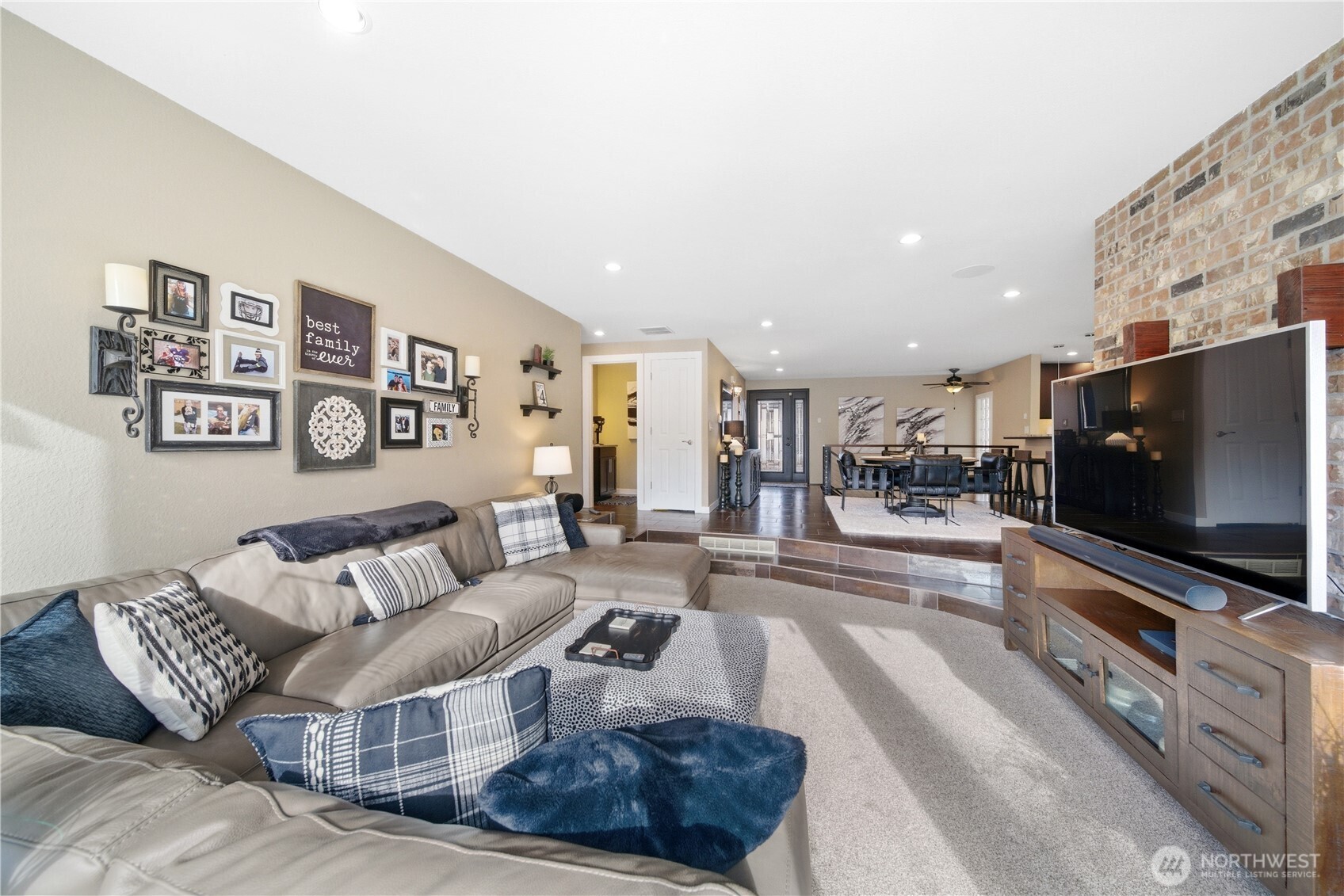 4918 Jenks Point Way E, Lake Tapps, WA 98391