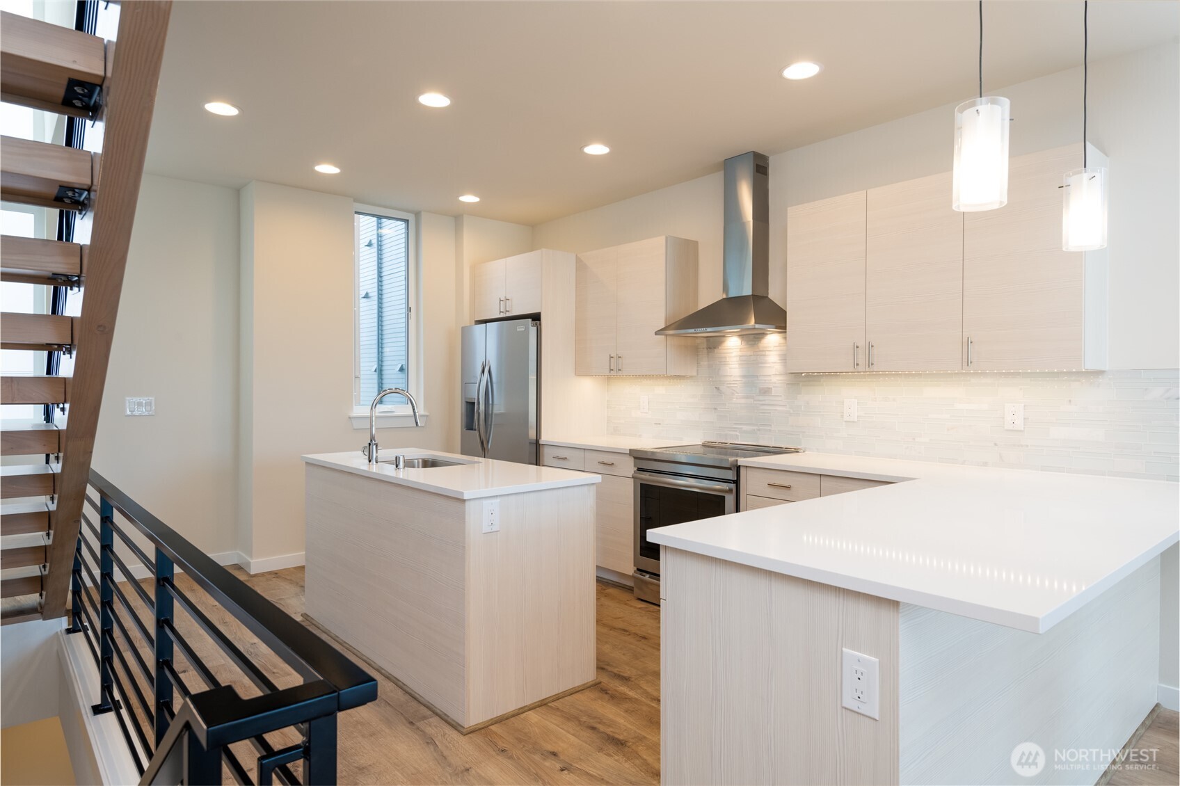 9239 B 16th Avenue SW, Seattle, WA 98106