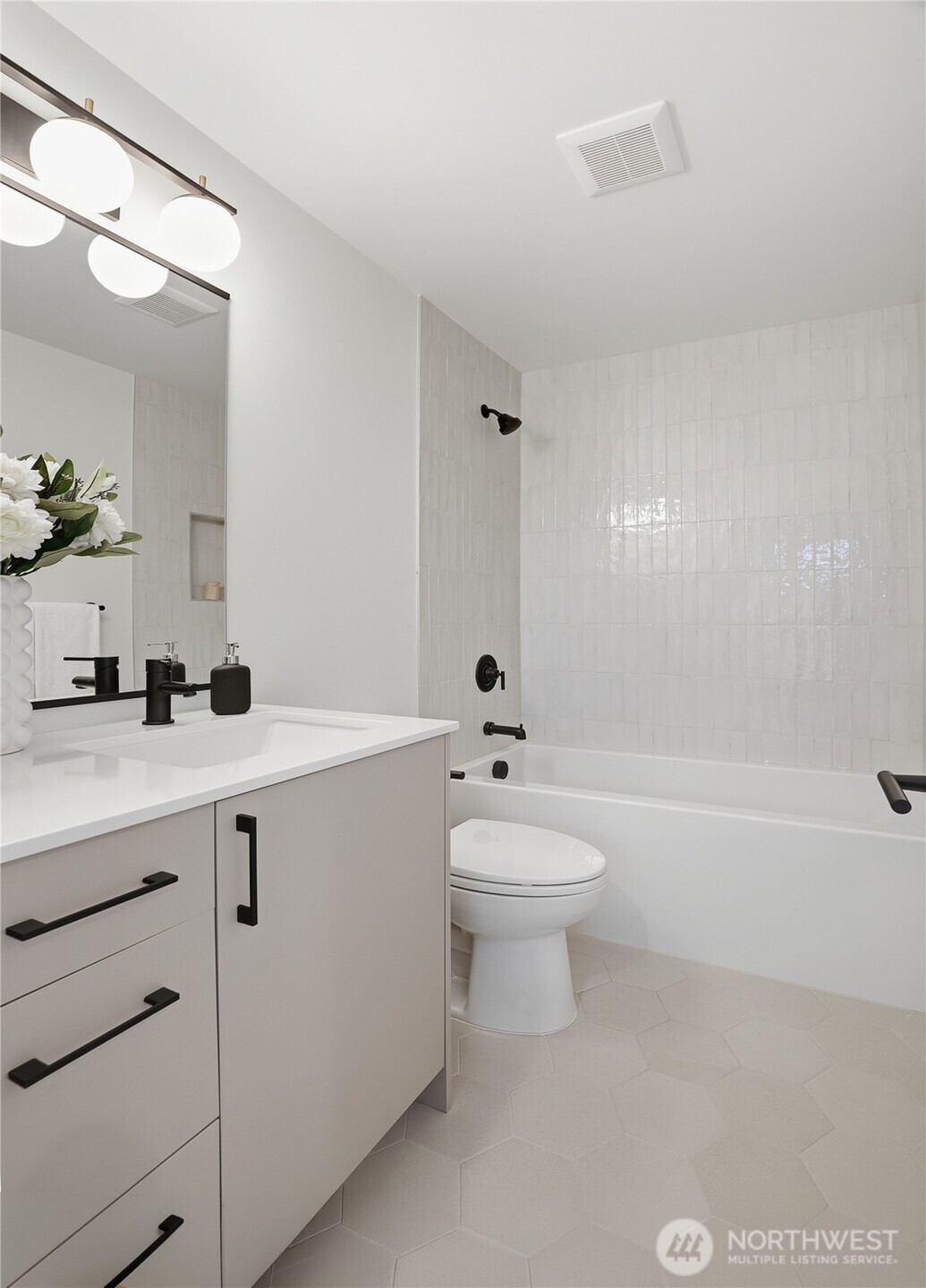 3646 Greenwood Avenue N #A, Seattle, WA 98103