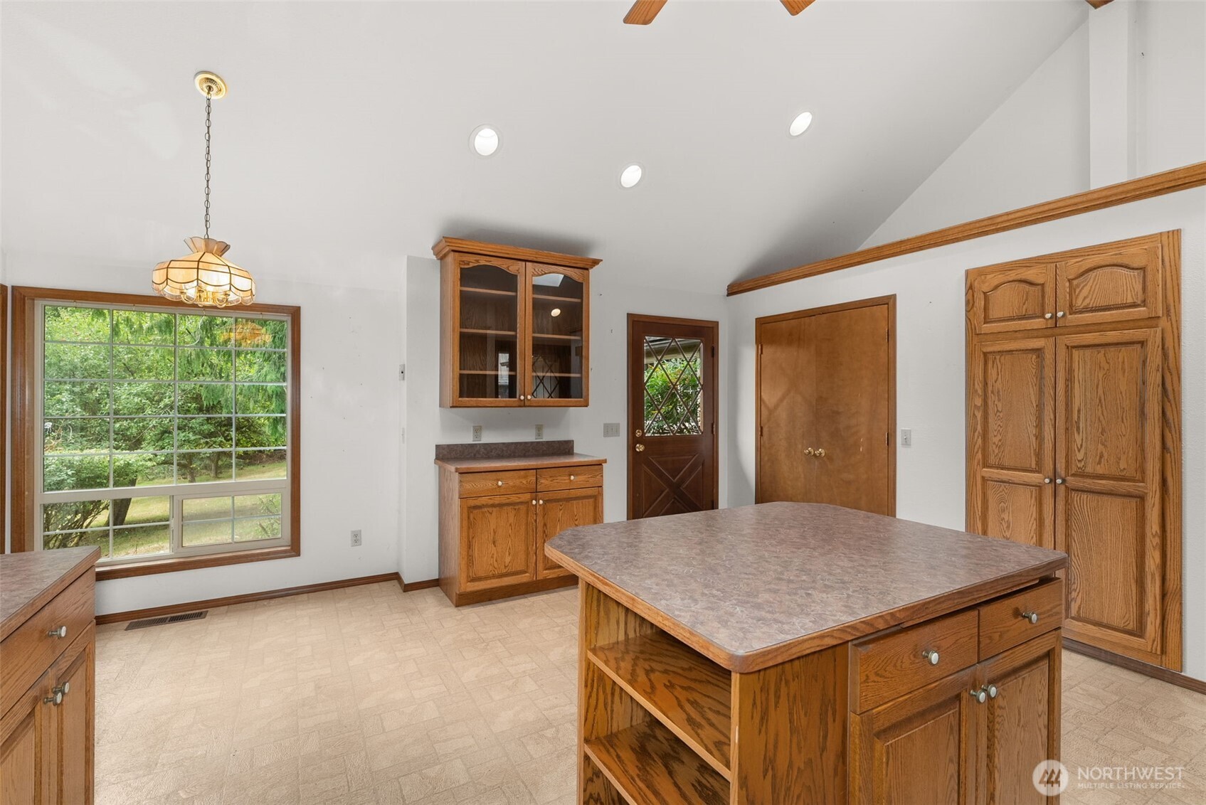 17 McKinney Road , Raymond, WA 98577