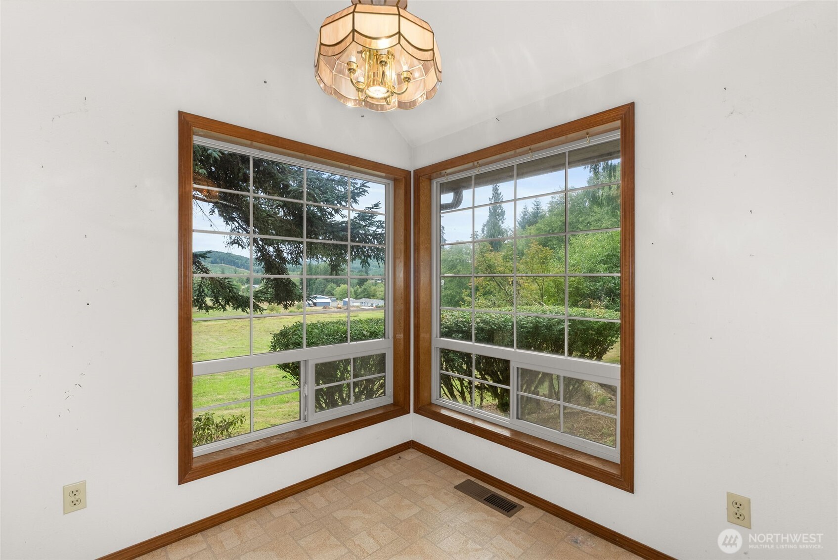 17 McKinney Road , Raymond, WA 98577