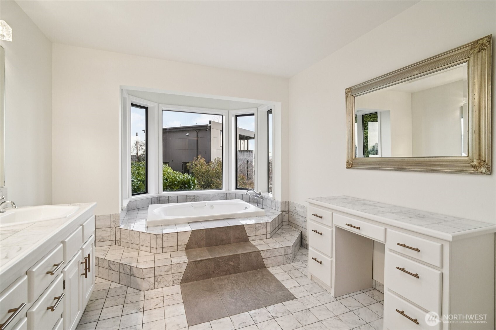 1114 2nd Avenue N, Seattle, WA 98109