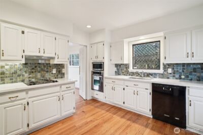 1114 2nd Avenue N, Seattle, WA 98109 - Photo 8