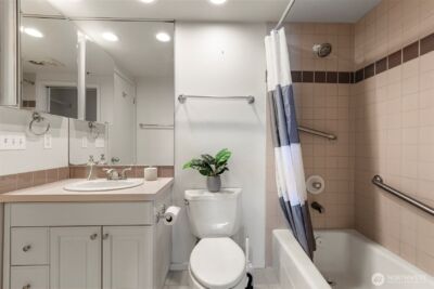 2400 8th Avenue N #1S, Seattle, WA 98109 - Photo 17