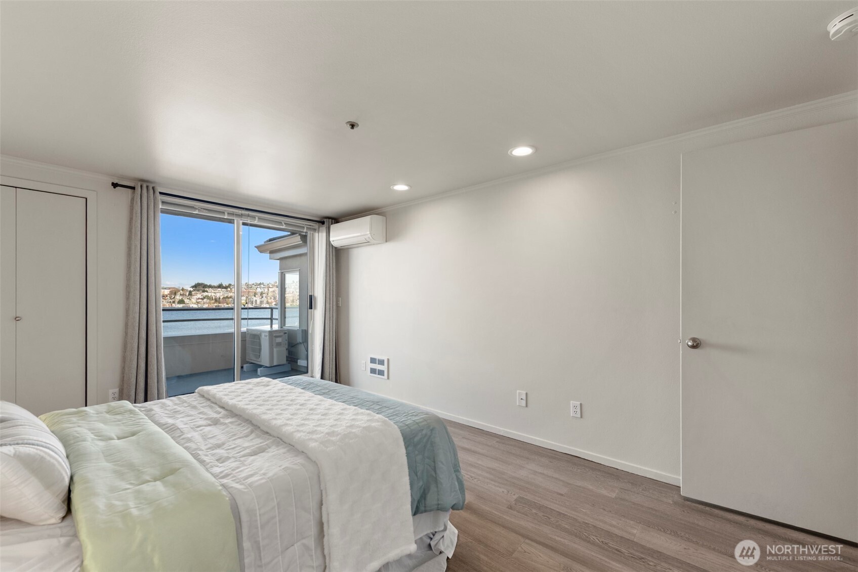 2400 8th Avenue N #1S, Seattle, WA 98109