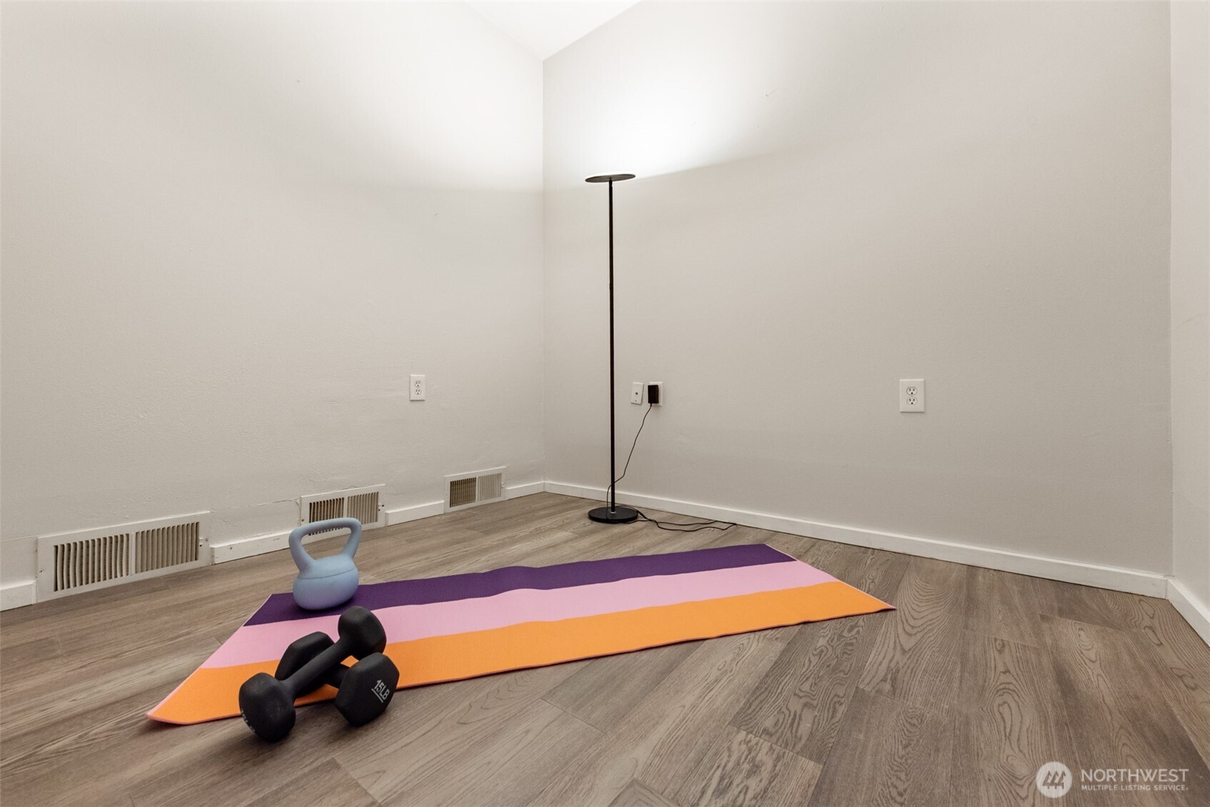 2400 8th Avenue N #1S, Seattle, WA 98109