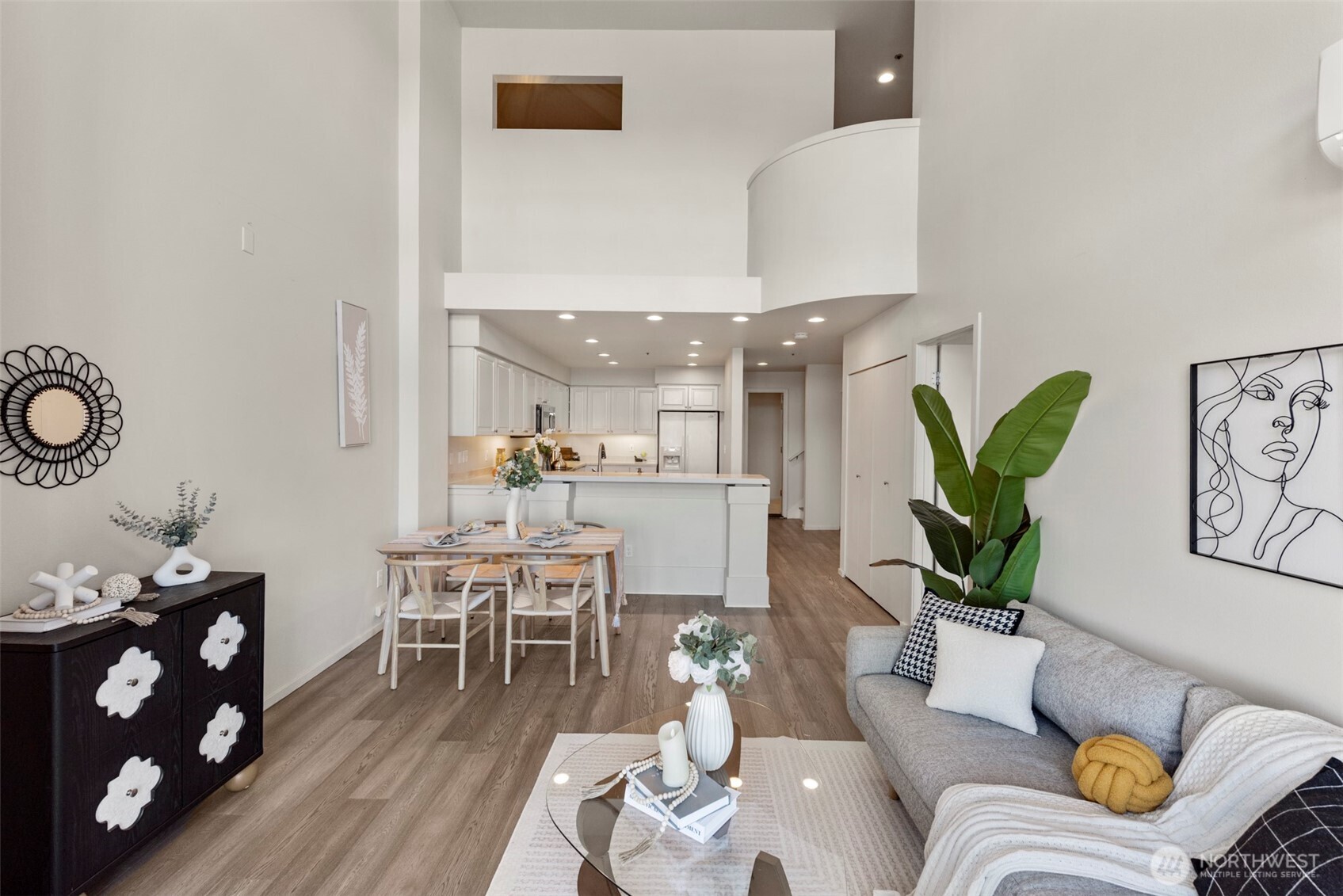 2400 8th Avenue N #1S, Seattle, WA 98109