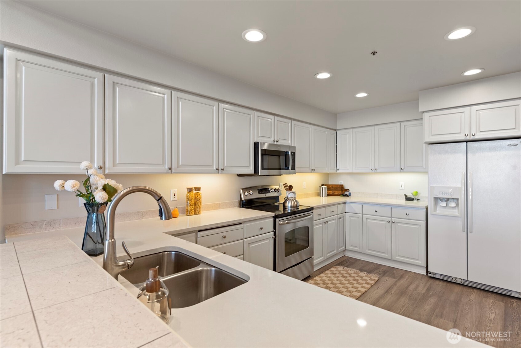 2400 8th Avenue N #1S, Seattle, WA 98109