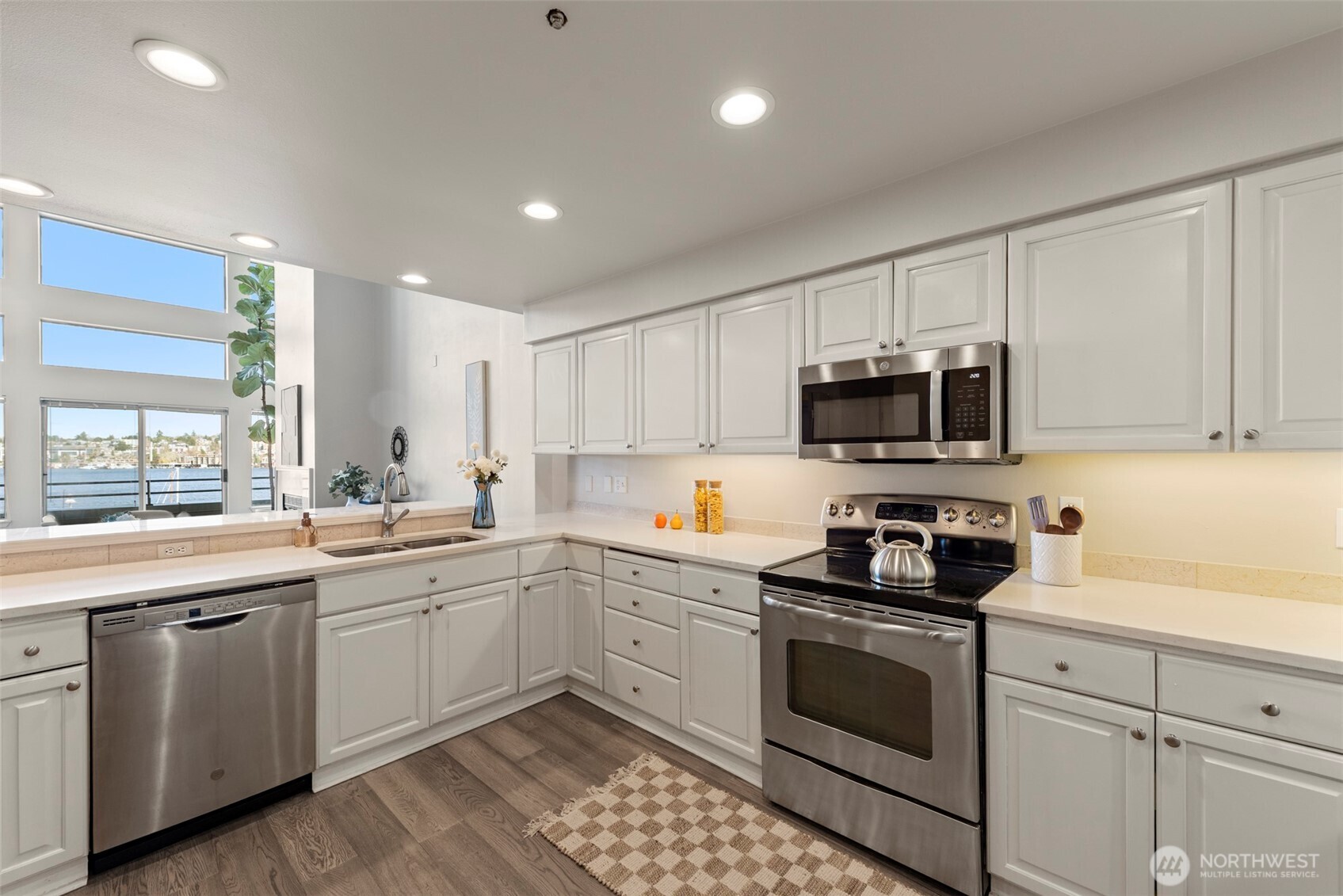 2400 8th Avenue N #1S, Seattle, WA 98109