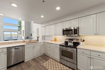 2400 8th Avenue N #1S, Seattle, WA 98109 - Photo 8