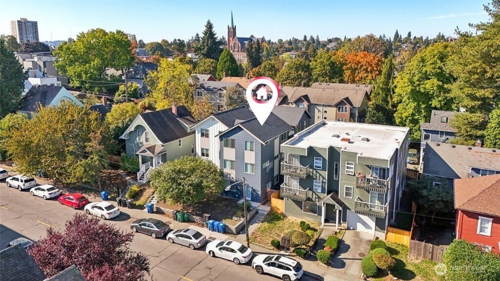 5257 Brooklyn Avenue NE, Seattle, WA 98105