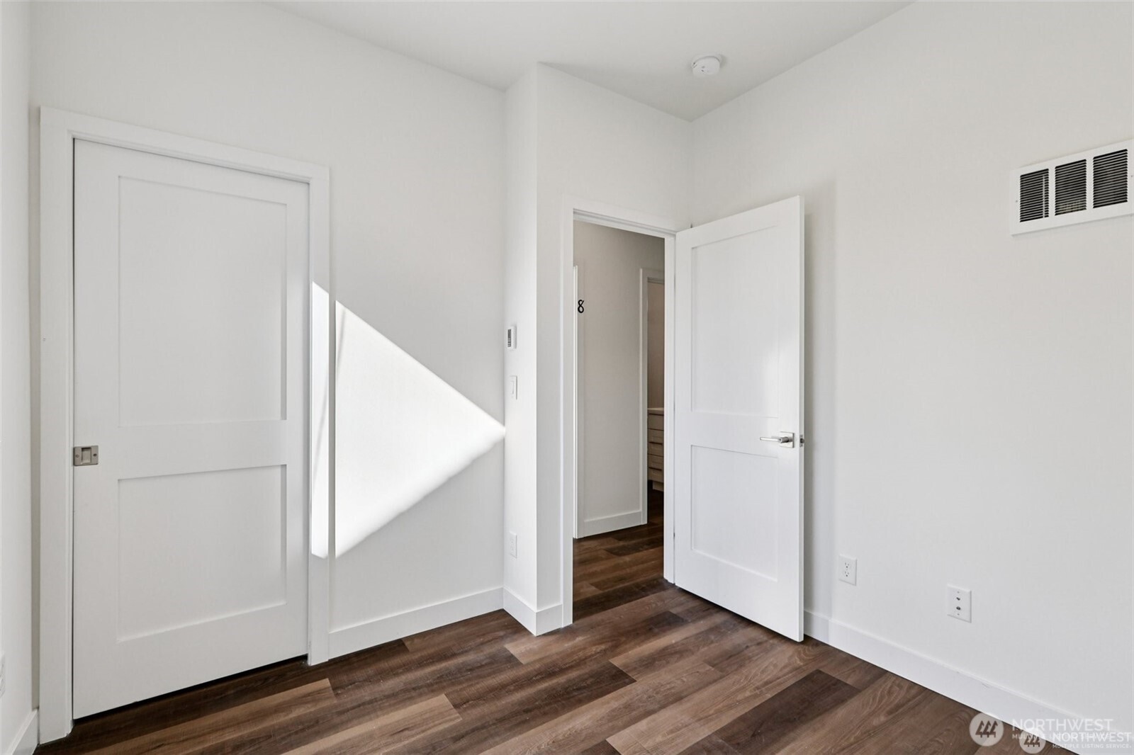 5257 Brooklyn Avenue NE, Seattle, WA 98105