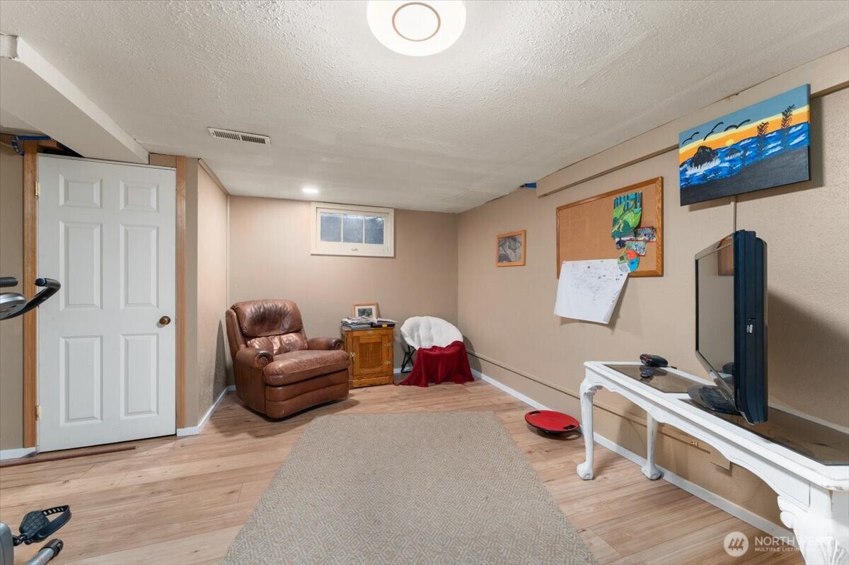 225 S Division Street , Cashmere, WA 98815