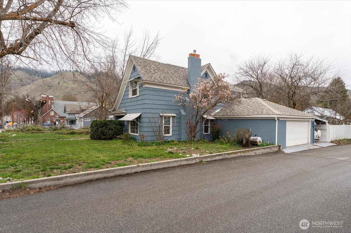 225 S Division Street , Cashmere, WA 98815