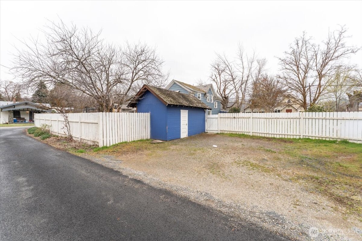 225 S Division Street , Cashmere, WA 98815