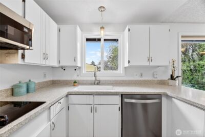 927 S 240th Place , Des Moines, WA 98198 - Photo 13