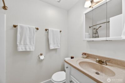 927 S 240th Place , Des Moines, WA 98198 - Photo 14
