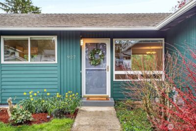 927 S 240th Place , Des Moines, WA 98198 - Photo 2