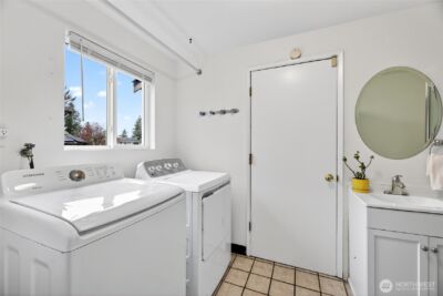 927 S 240th Place , Des Moines, WA 98198 - Photo 21