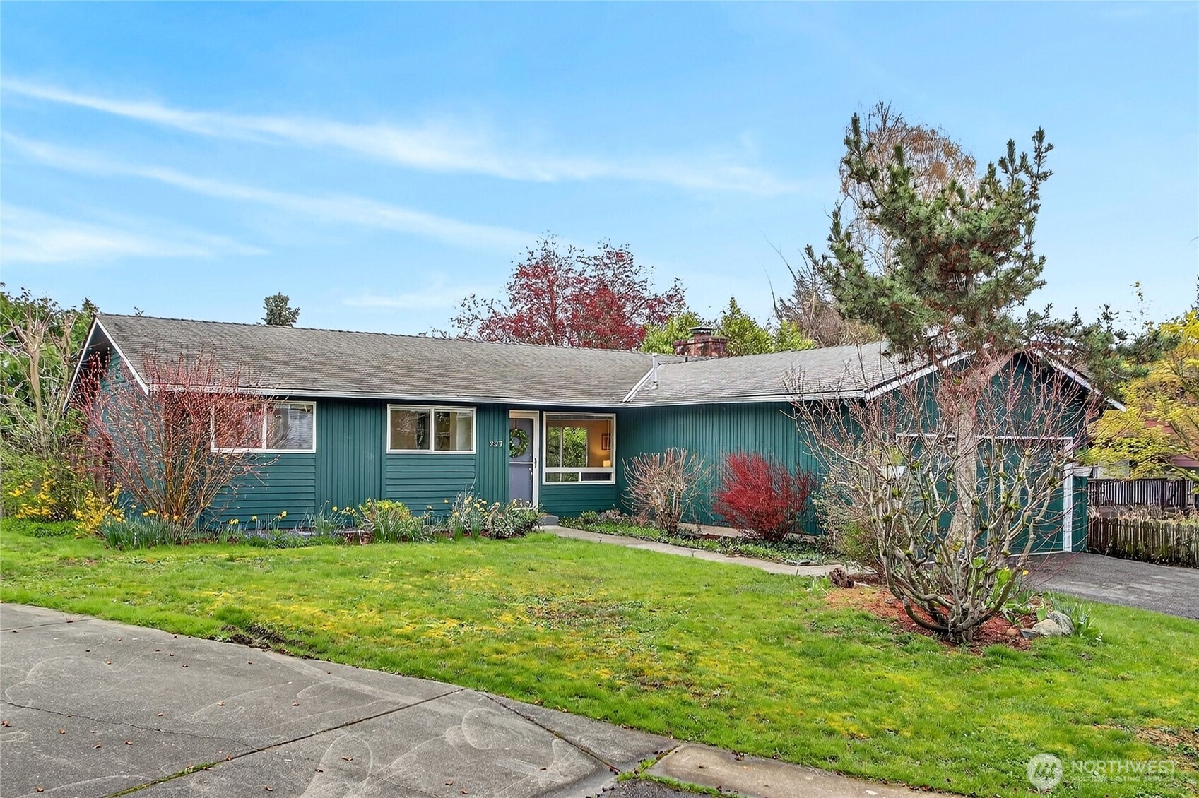 927 S 240th Place , Des Moines, WA 98198