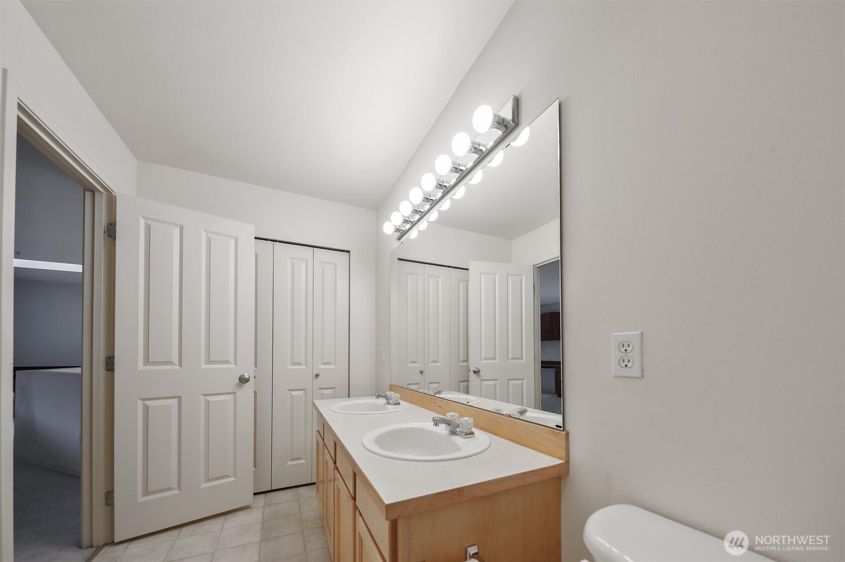 22534 43rd Avenue S #19-3, Kent, WA 98032-8470