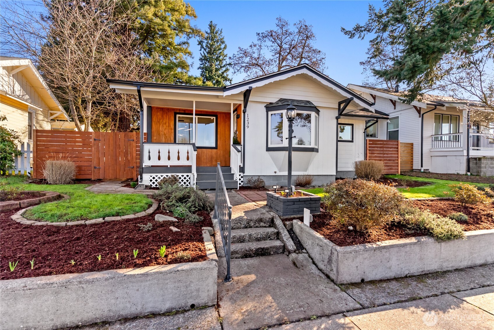 1239 S Verde Street , Tacoma, WA 98405-1146