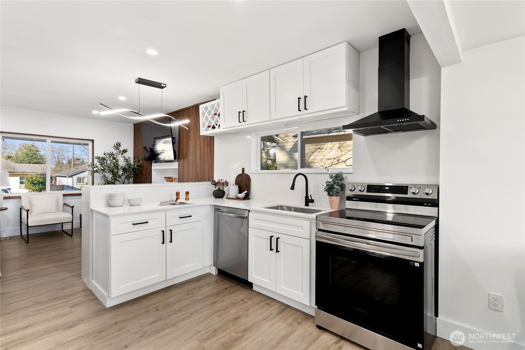 1239 S Verde Street , Tacoma, WA 98405-1146