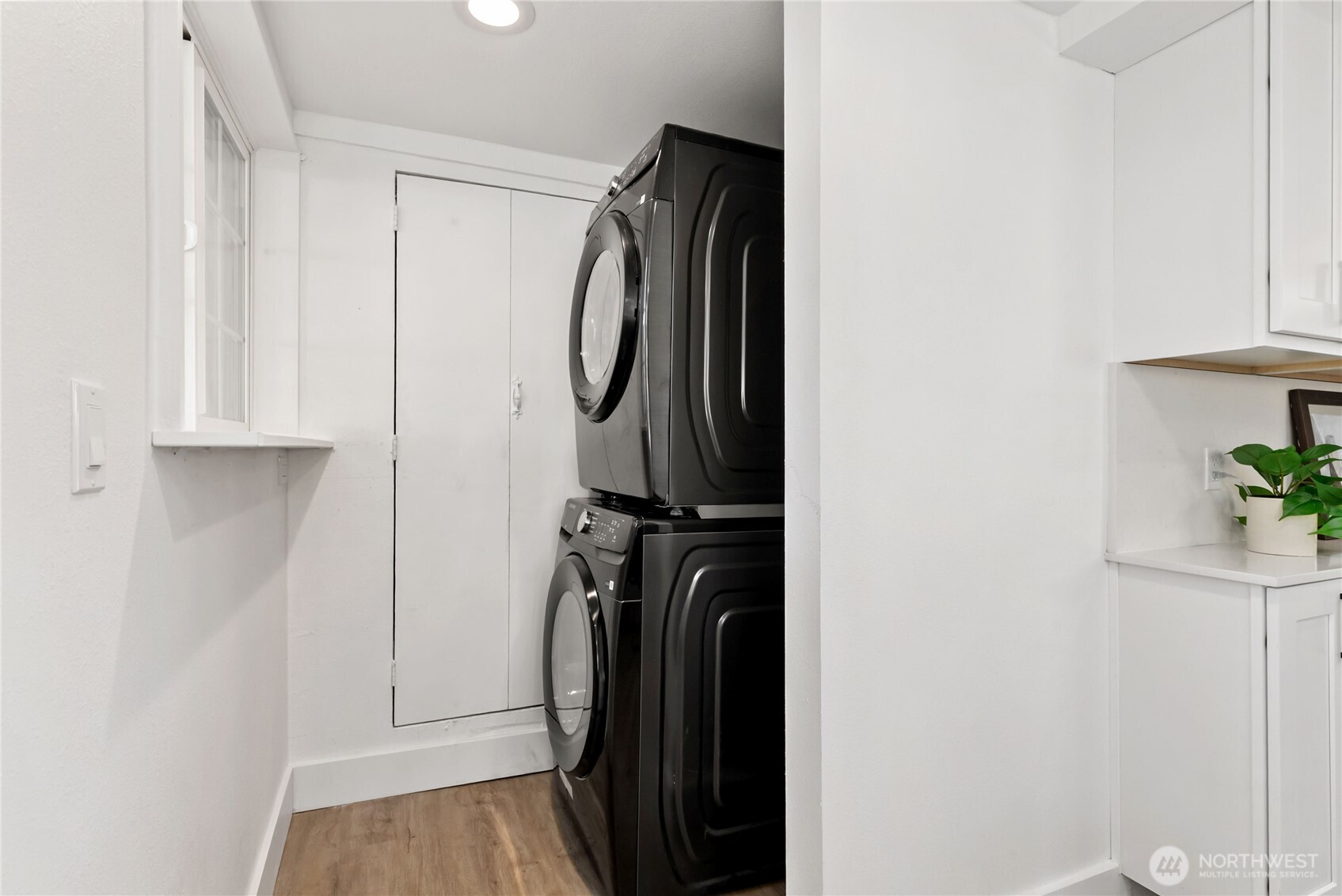 1239 S Verde Street , Tacoma, WA 98405-1146