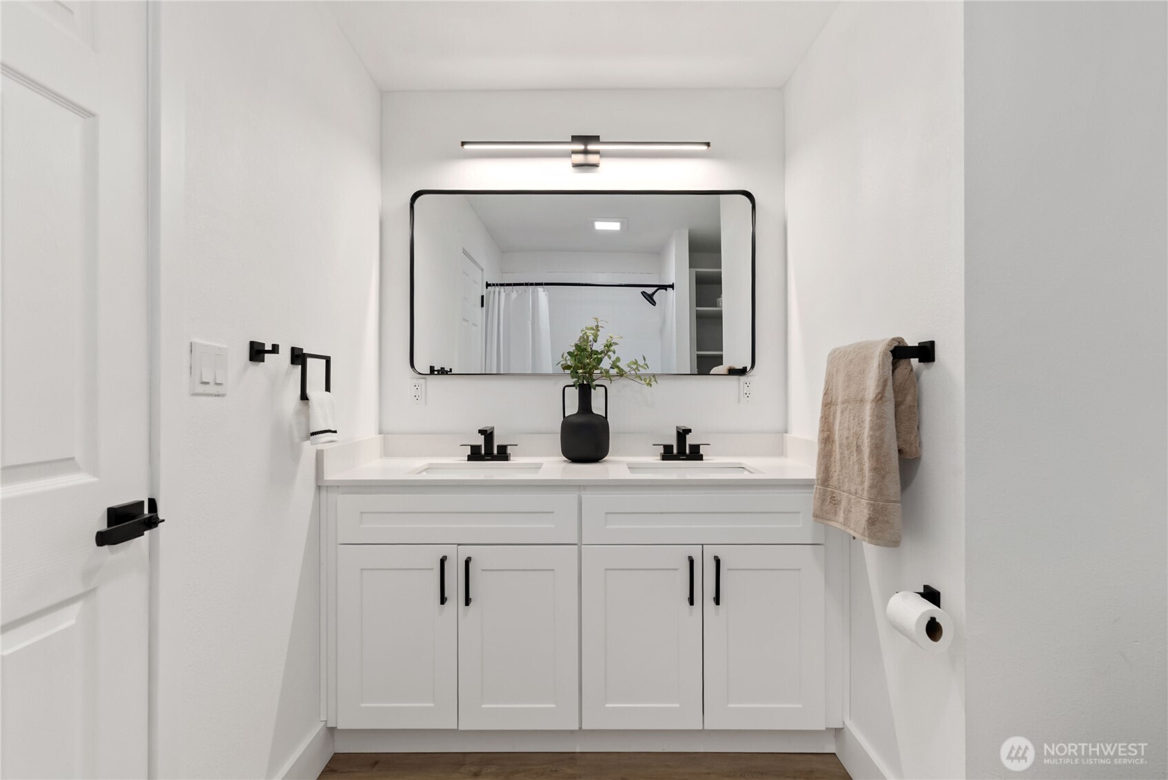 1239 S Verde Street , Tacoma, WA 98405-1146