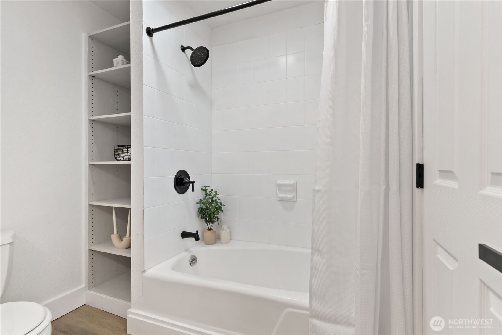 1239 S Verde Street , Tacoma, WA 98405-1146