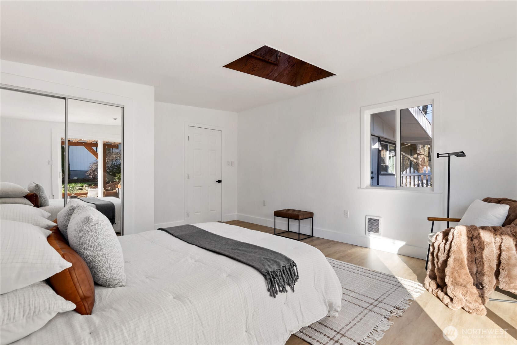 1239 S Verde Street , Tacoma, WA 98405-1146