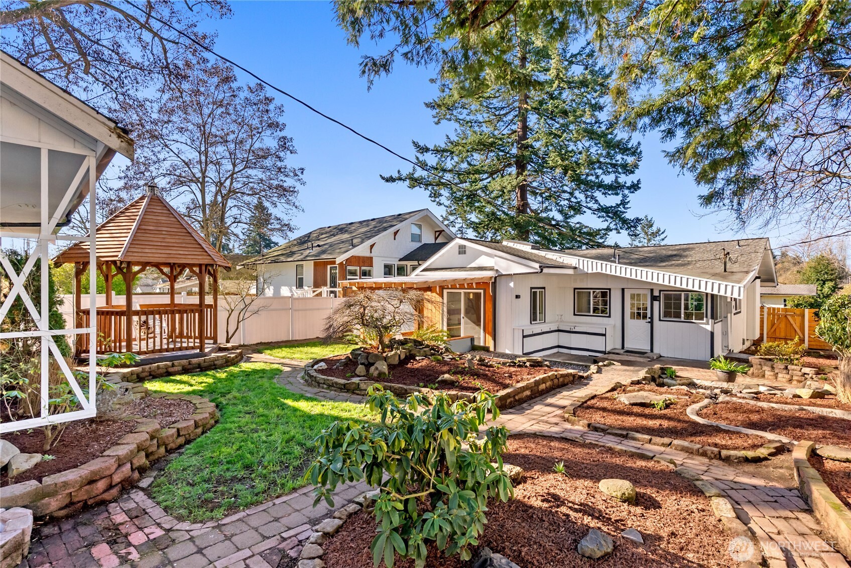 1239 S Verde Street , Tacoma, WA 98405-1146