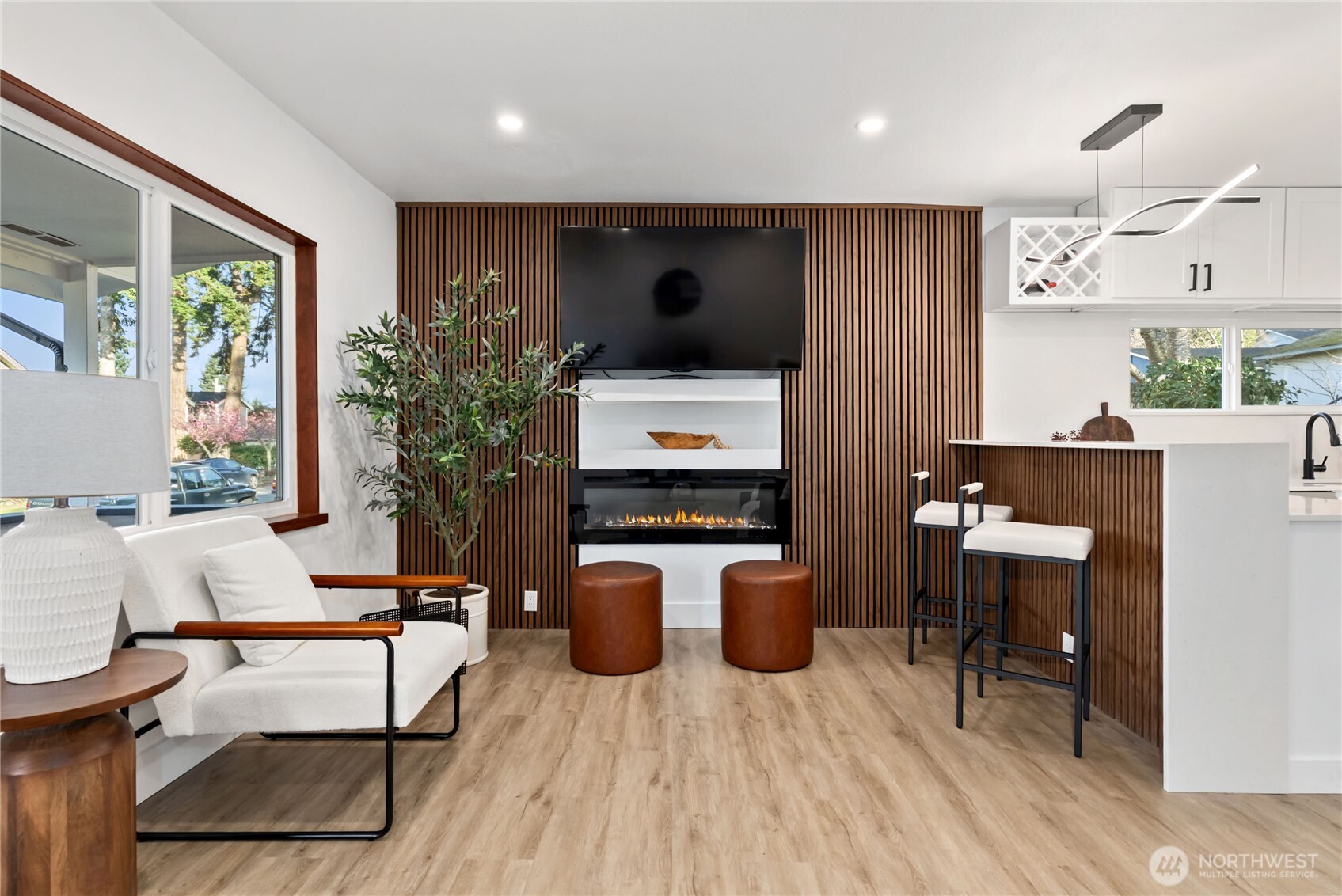 1239 S Verde Street , Tacoma, WA 98405-1146