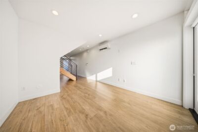 1055 S Cloverdale Street , Seattle, WA 98108-4744 - Photo 12