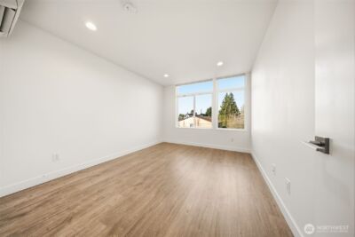 1055 S Cloverdale Street , Seattle, WA 98108-4744 - Photo 14