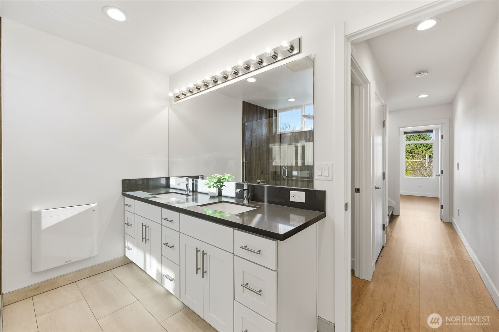 1055 S Cloverdale Street , Seattle, WA 98108-4744