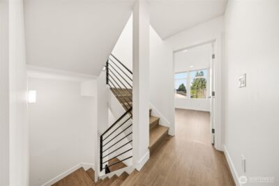 1055 S Cloverdale Street , Seattle, WA 98108-4744 - Photo 28