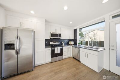 1055 S Cloverdale Street , Seattle, WA 98108-4744 - Photo 4