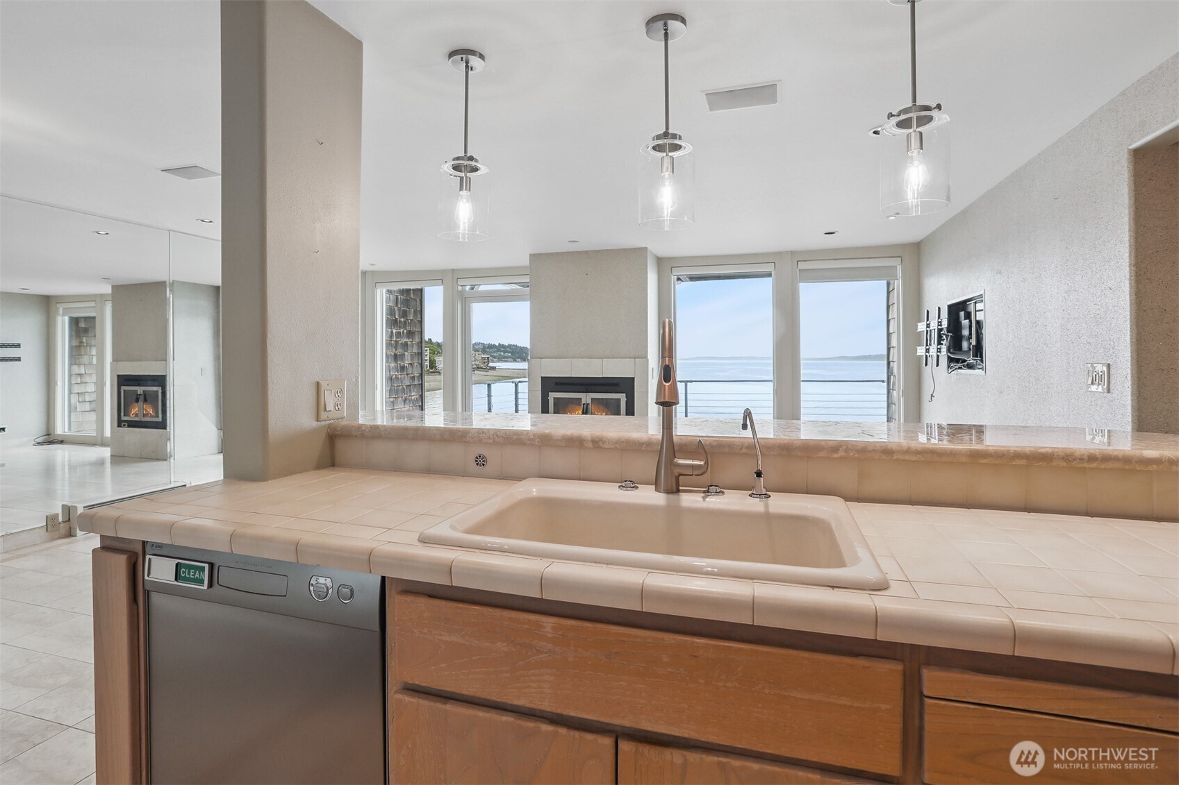 3717 Beach Drive SW #214, Seattle, WA 98116