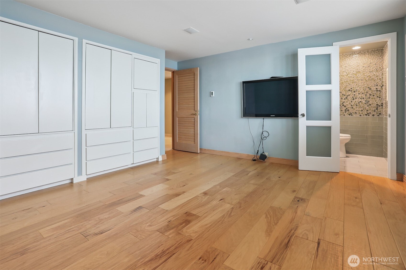 3717 Beach Drive SW #214, Seattle, WA 98116