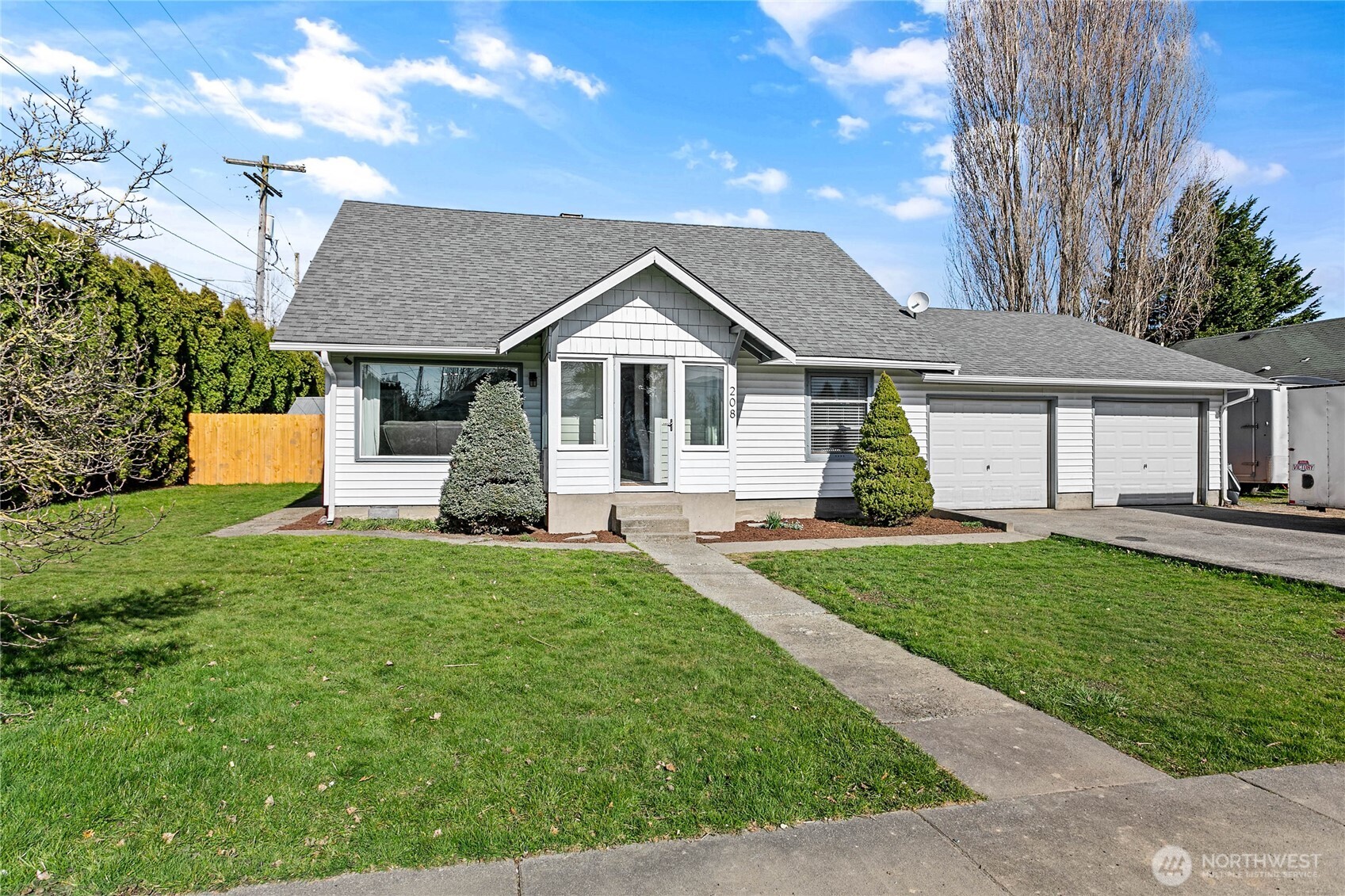 208 Harrison Street , Sumas, WA 98295