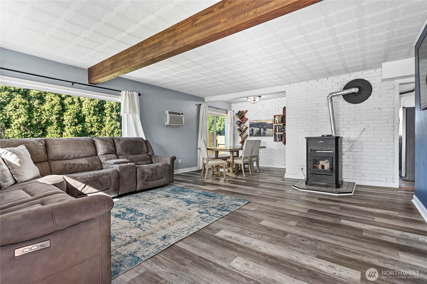 208 Harrison Street , Sumas, WA 98295