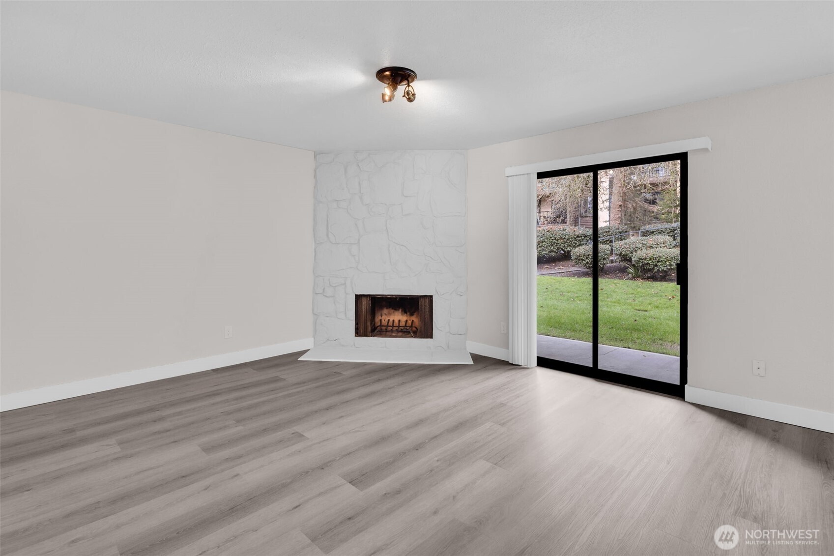 12520 NE 145th Street #E-33, Kirkland, WA 98034