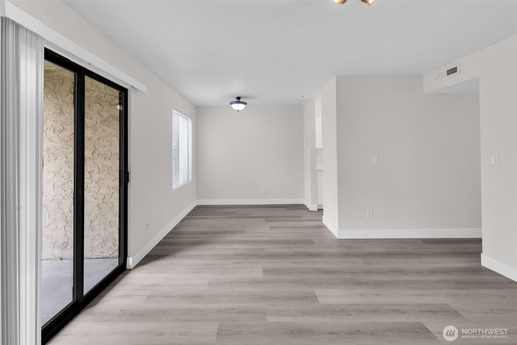 12520 NE 145th Street #E-33, Kirkland, WA 98034