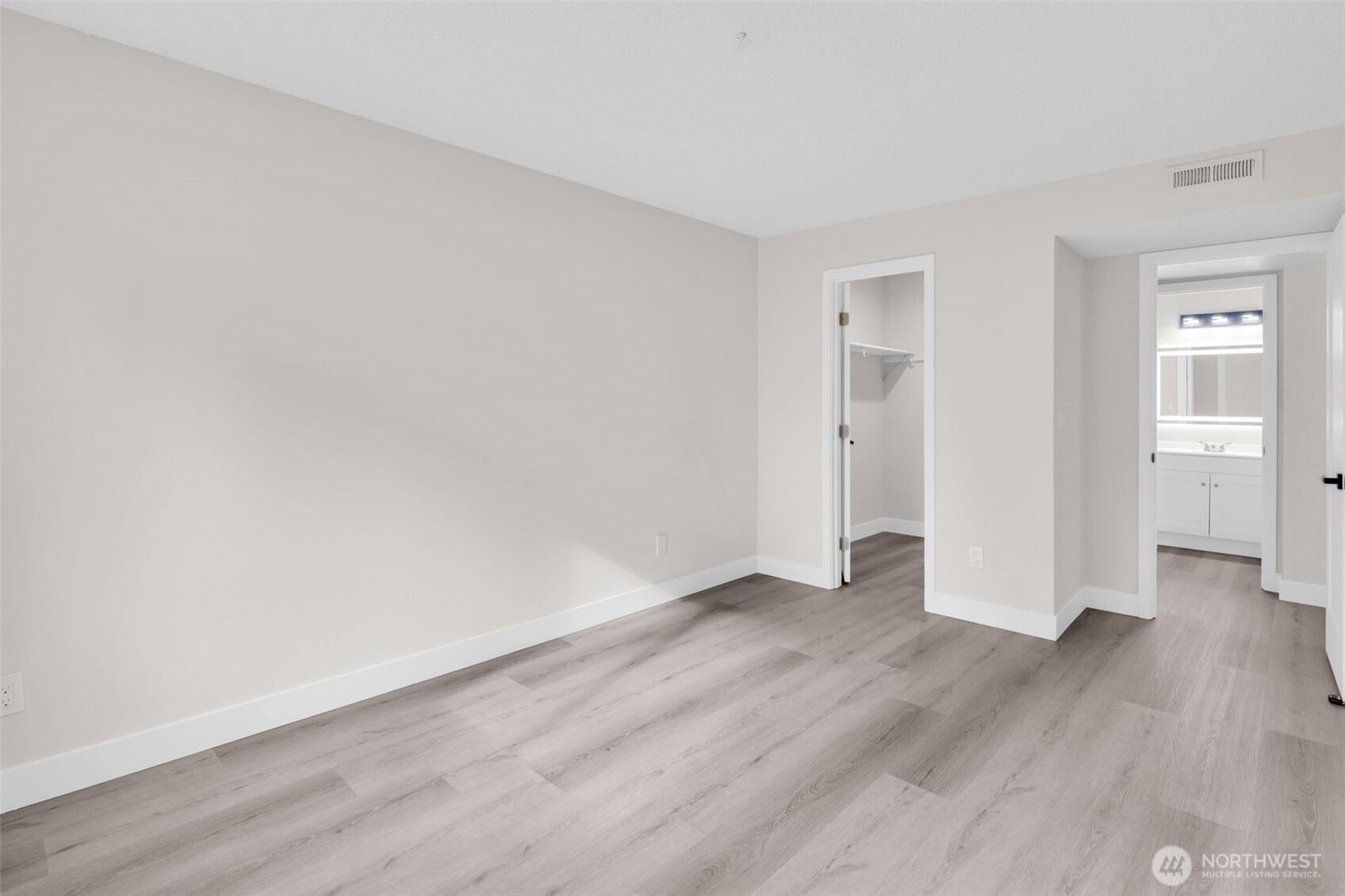 12520 NE 145th Street #E-33, Kirkland, WA 98034