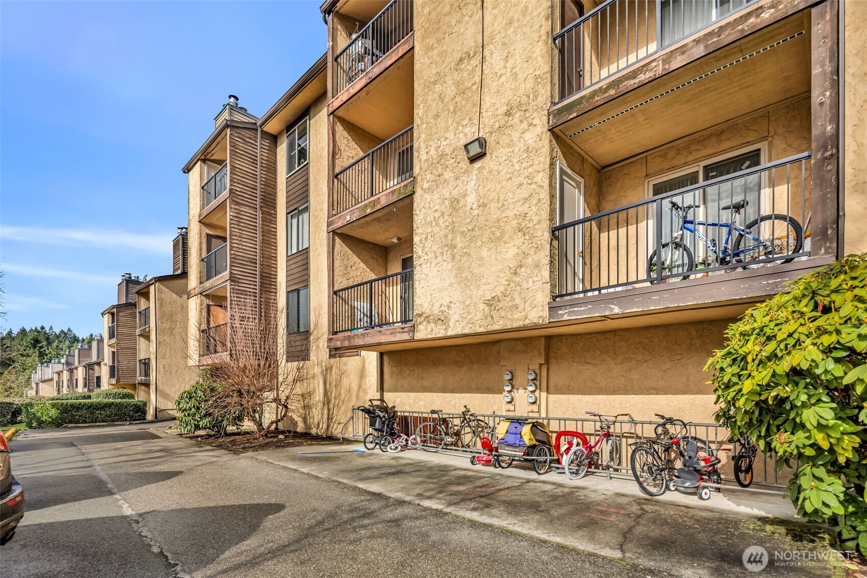 12520 NE 145th Street #E-33, Kirkland, WA 98034