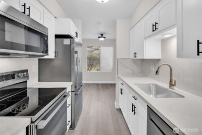 12520 NE 145th Street #E-33, Kirkland, WA 98034 - Photo 7